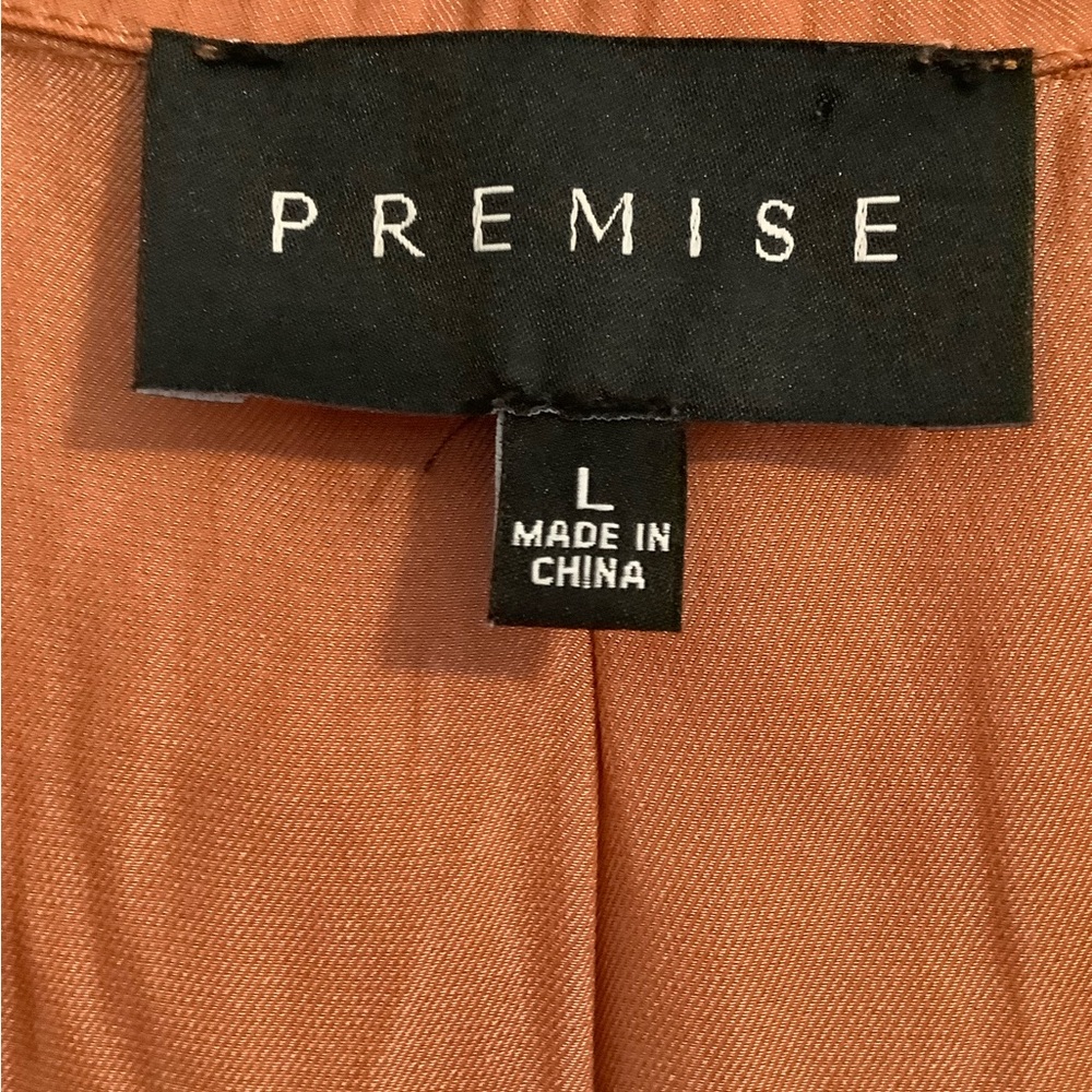 Beautiful orange button down - Picture 2 of 3